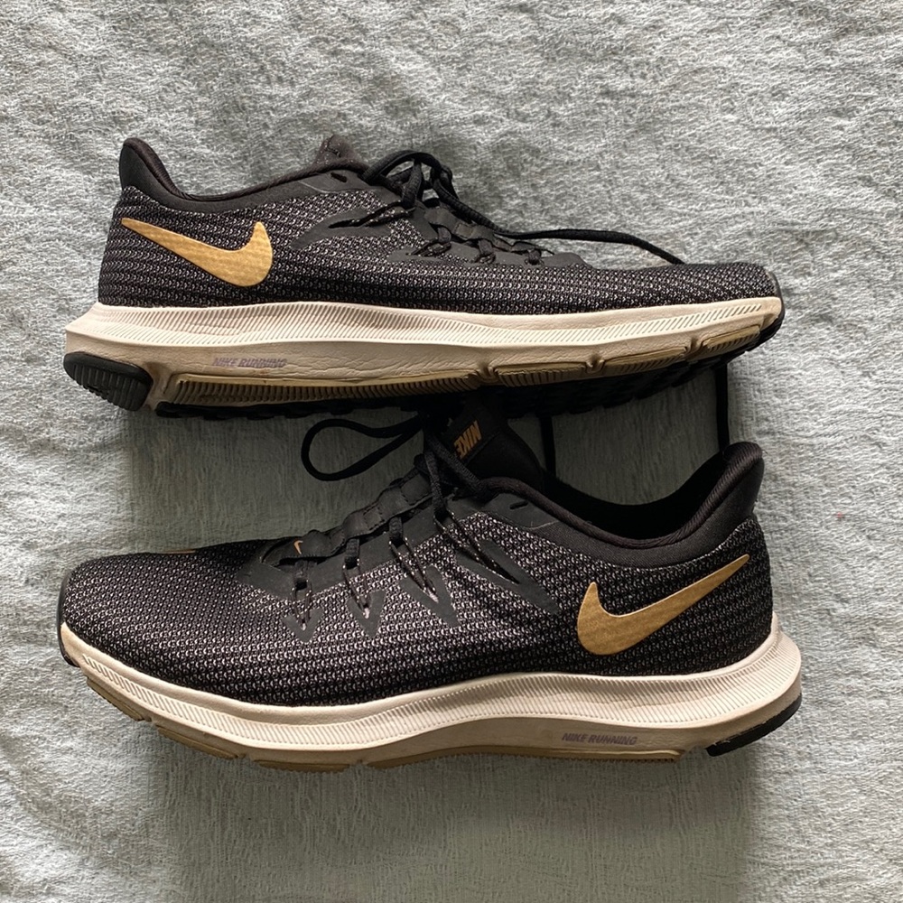 Nike Running Shoes sz 7.5